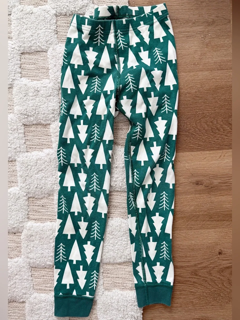 Hanna Andersson Holiday Christmas Tree Pajama Set in Winter Green